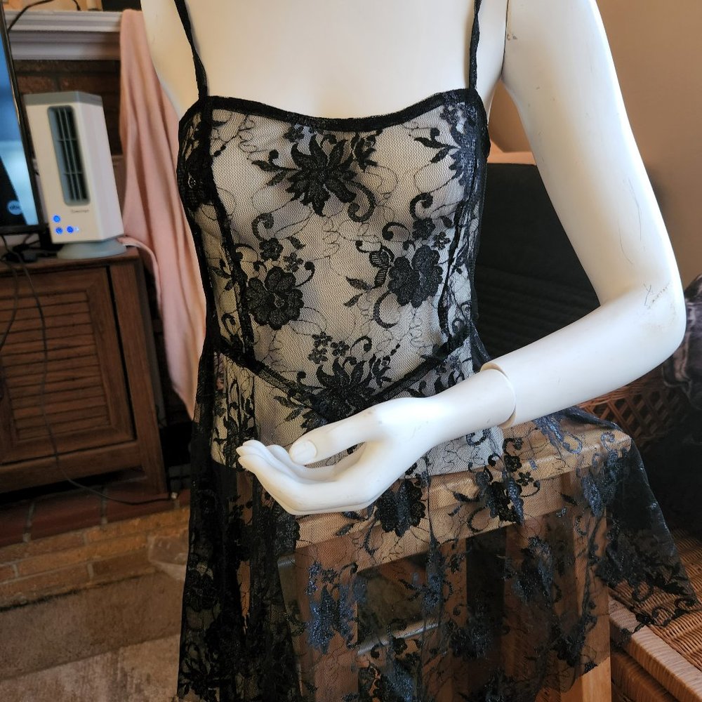 I Love H81 Medium black lace top Sheer